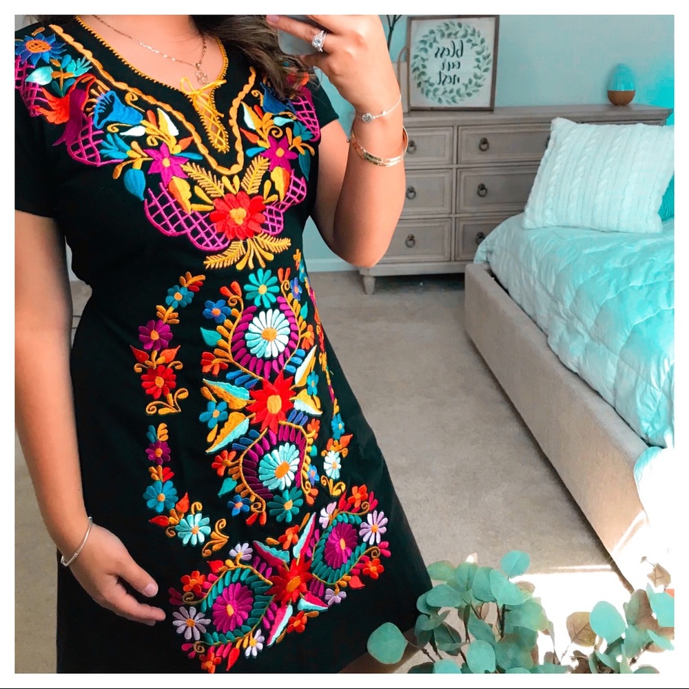 Black Floral Embroidered Dress🌺